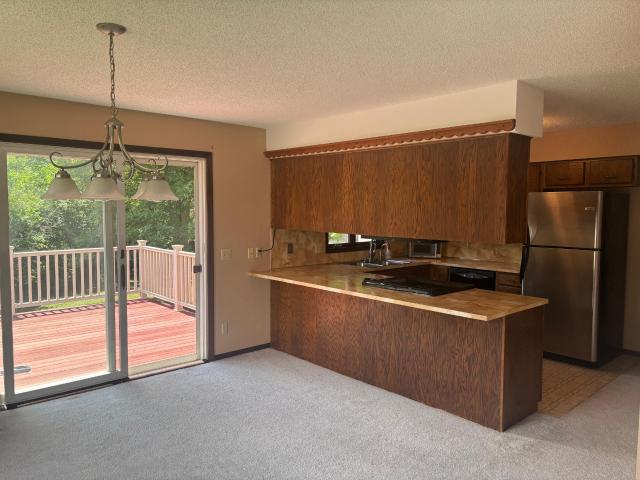 590 Lakeview Road