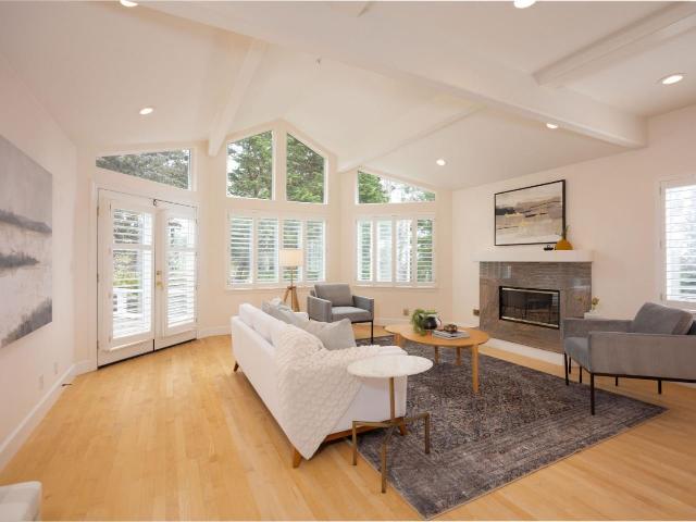 590 Miramar Drive