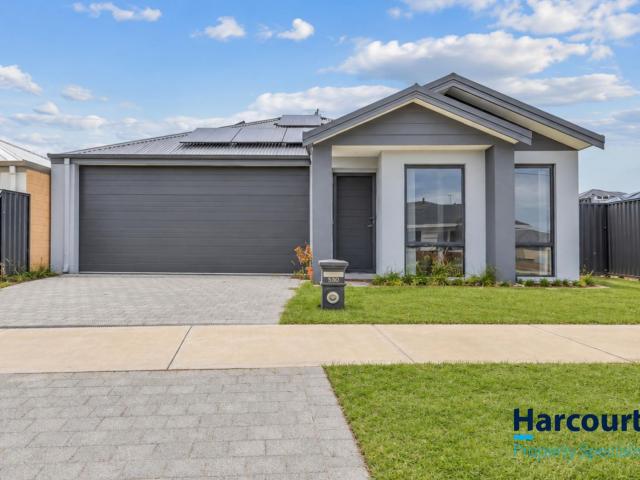 590 Rockingham Road, LAKE COOGEE, WA 6166