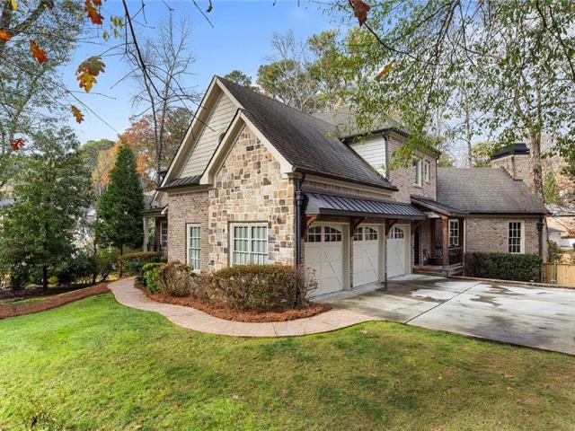 590 Windsor Parkway NE