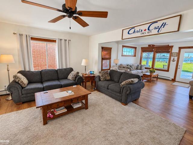 5915 Pointe Tremble Road
