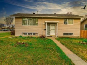 Lendrum Place, Edmonton, Alberta - Garden