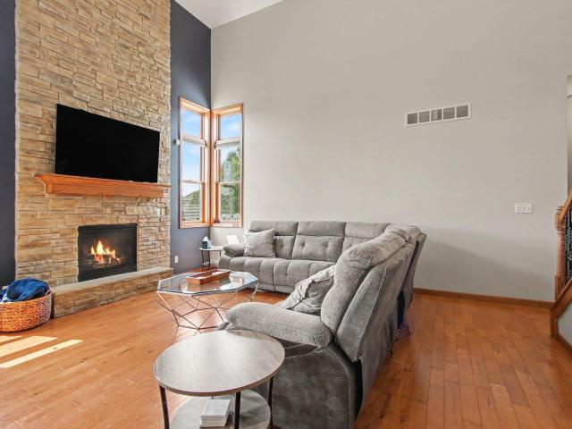 5911 Wildrose Lane