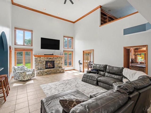 5912 Bridgeview Court