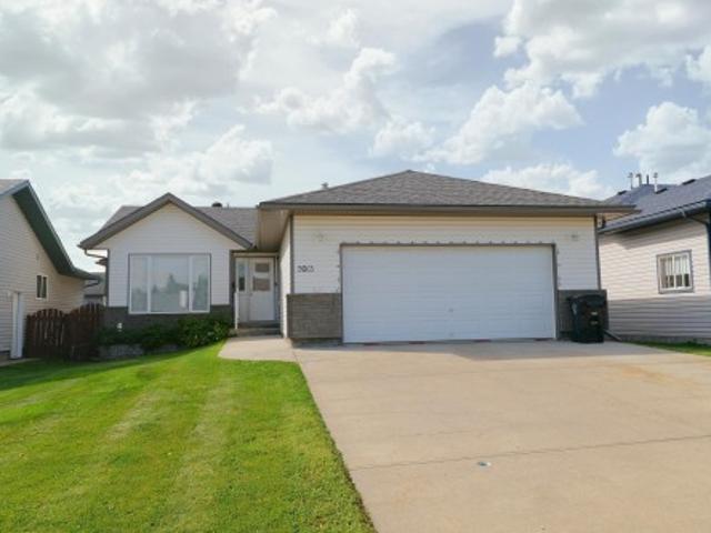 5913 52 Avenue, Barrhead, AB, T7N 1N6 house for sale | Listing ID E4506 | Royal LePage