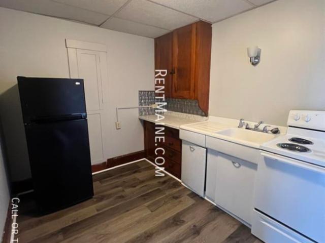 591 Main St, 1 bed, 1 full bath