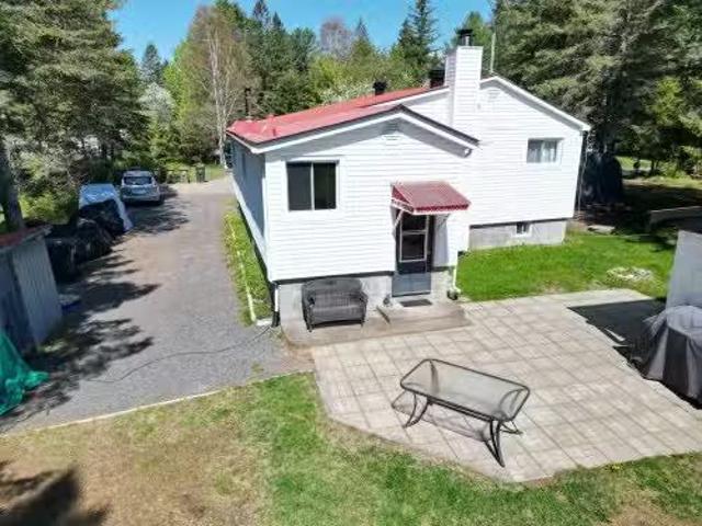 591 Rue King, Mont Blanc, QC, J0T 2G0 house for sale Listin.
