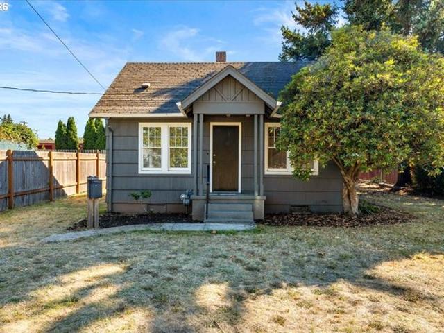 5926 NE Going St, Portland, OR 97218