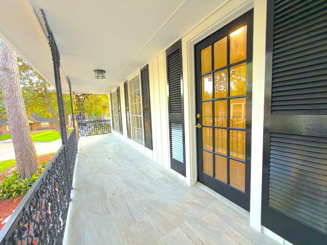 5926 Queensgate Drive