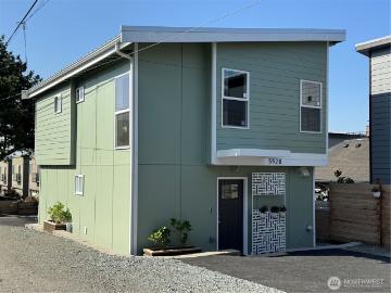 5928 18th Ave S, Seattle, WA 98108 | MLS #2515