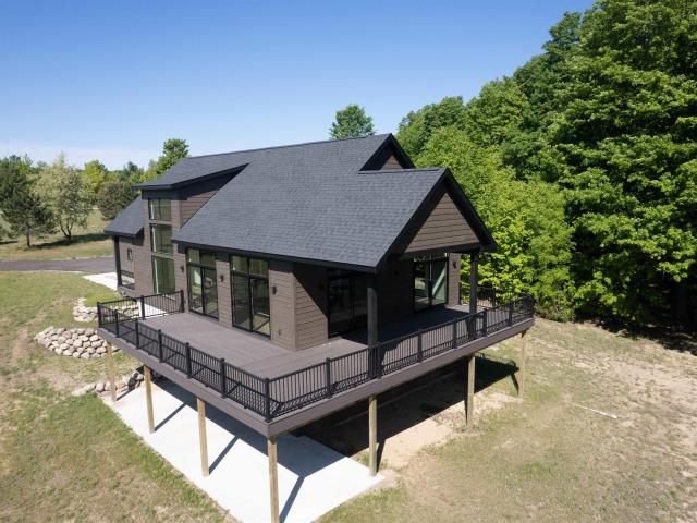 5921 Paradise Ranch