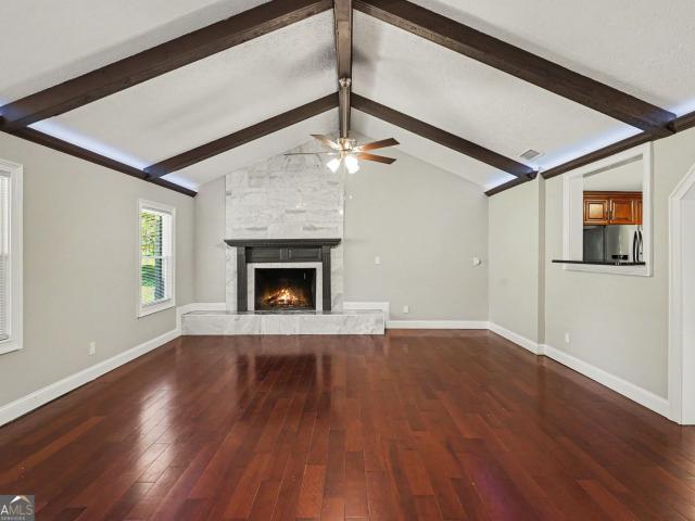 592 Henderson Road