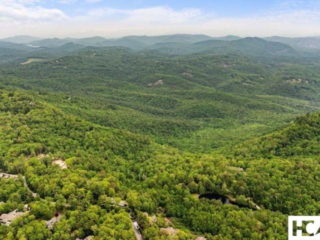 592 Whiteside Mountain Road