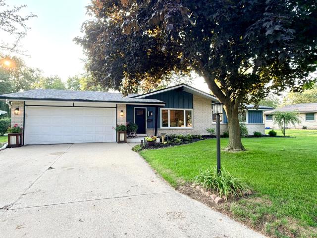 5938 Sugarbush Ln
