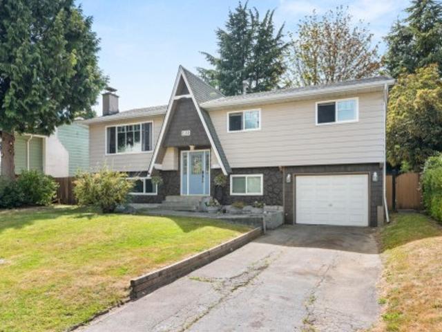 5933 Angus Place, Surrey, BC, V3S 4W8 house for sale | Listing ID R3142 | Royal LePage