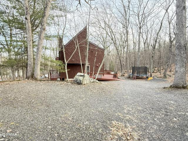 5933 Decker Rd, Bushkill, PA 18324 | MLS #773947