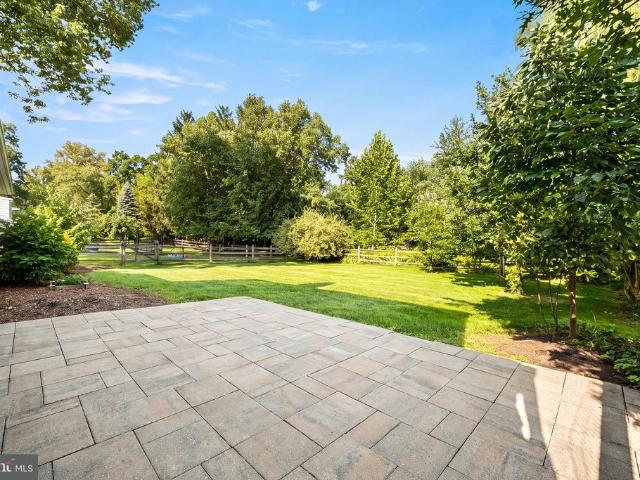 593 Watford Lane