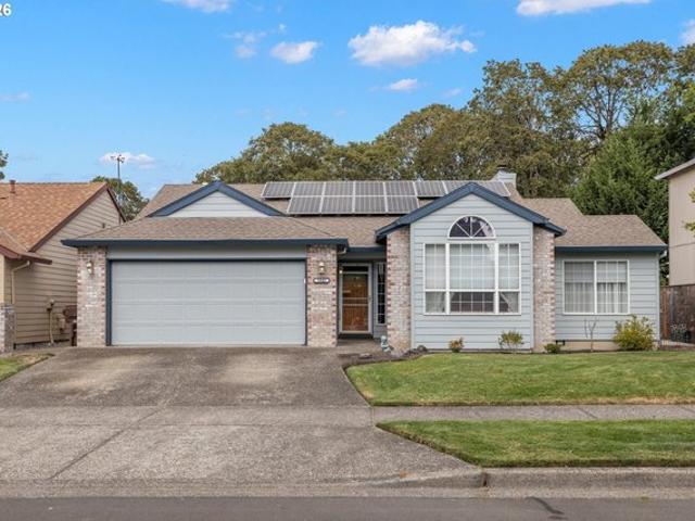 5945 SE Blossom St, Hillsboro, OR 97129