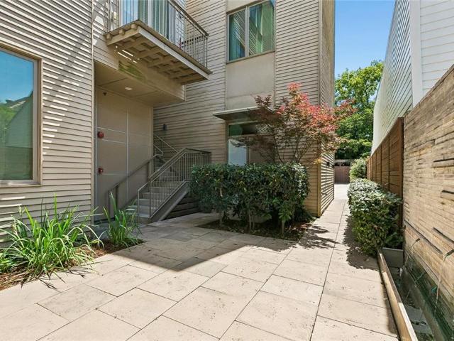5940 Magazine Street # 204