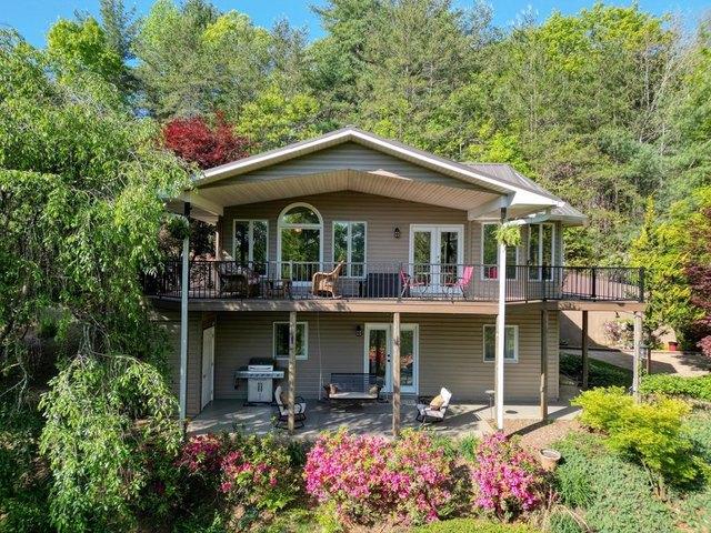 5940 Jackson Ln, Young Harris, GA 30582