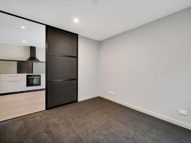 59/41 Eastlake Parade, Kingston