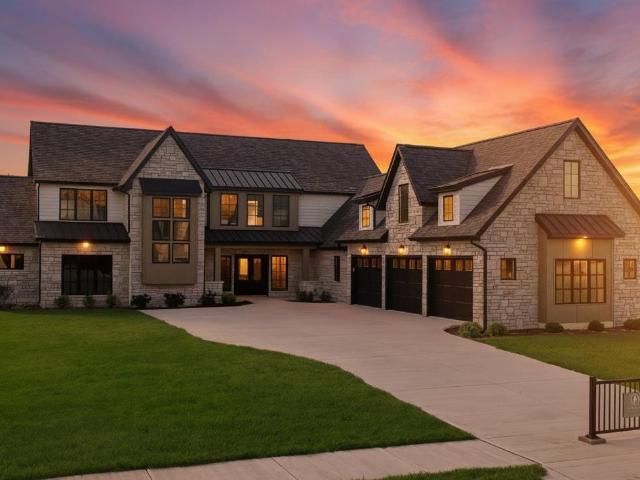 594 Contour Cove