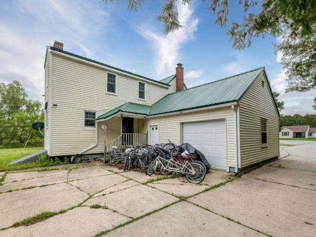 5957 Lakeshore Road