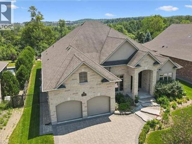 596 Regal Place, Waterloo, ON, N2V 2G3 Luxury House for sale | Listing ID 40844 | Royal LePage Carriage Trade Luxury Properties