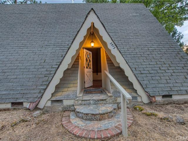 5975 Evergreen Lane