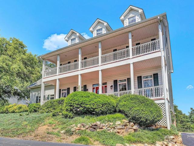 5975 Landview Dr, Roanoke, VA