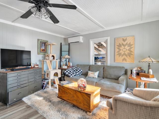 5977 Highway 62