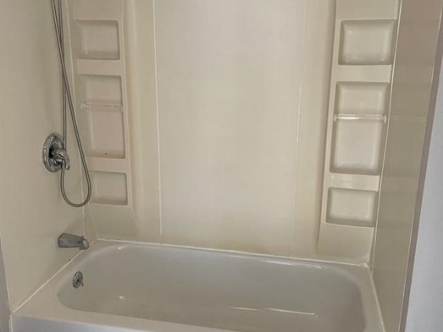 5977 Ridge Rd 2 Bedroom Apartment for Rent at 5977 Ridge Rd, Parma, OH 44129 Parma