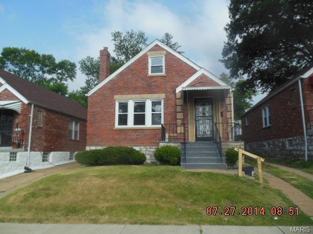 5979 Drury Ln, Saint Louis, MO 63147