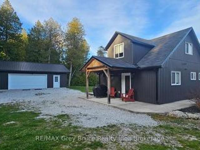 597 Stokes Bay Road, Northern Bruce Peninsula, ON, N0H 2M0 house for sale | Listing ID X13090 | Royal LePage