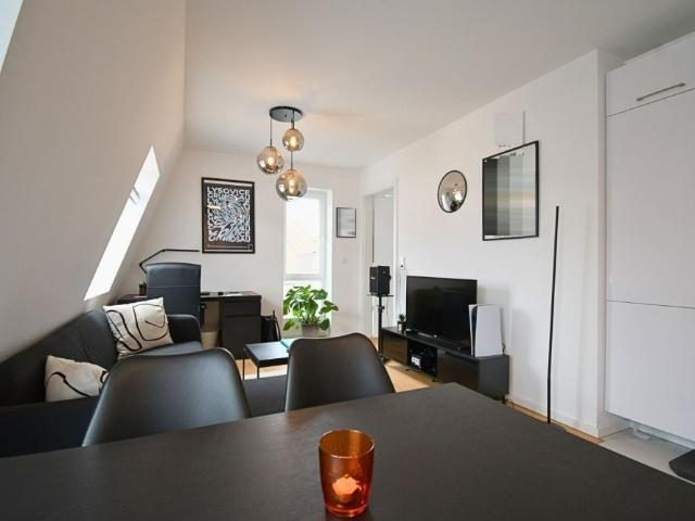 5986 Attraktive 2 Zimmer Wohnung mit EBK, Tiefgaragenstellplatz und 2 Balkonen in begehrter Lage!