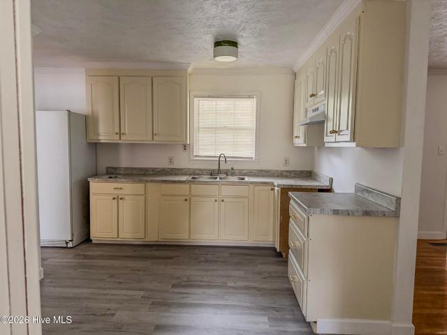 598 Forest Road