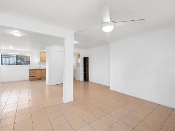 5/9 Clayton Street Labrador, QLD 4215