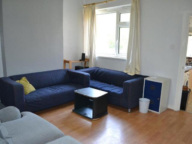 59 Dawlish Road, B29 7AF 5 bed house to rent £1,820 pcm £420 pw