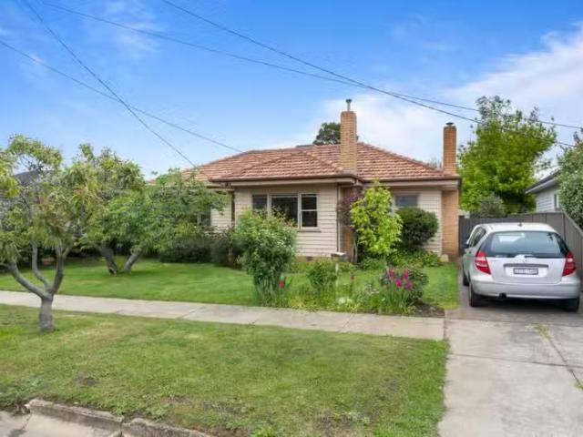59 Gillies St S, Alfredton VIC 3350 House For Lease