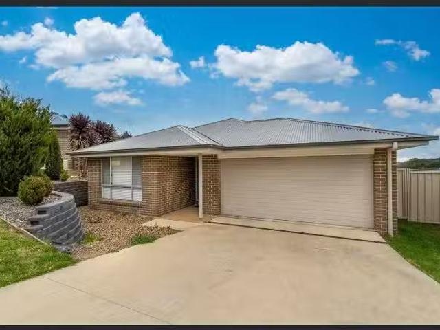 59 Glasson Drive, Orange House for rent Listed by Jane Cook o.