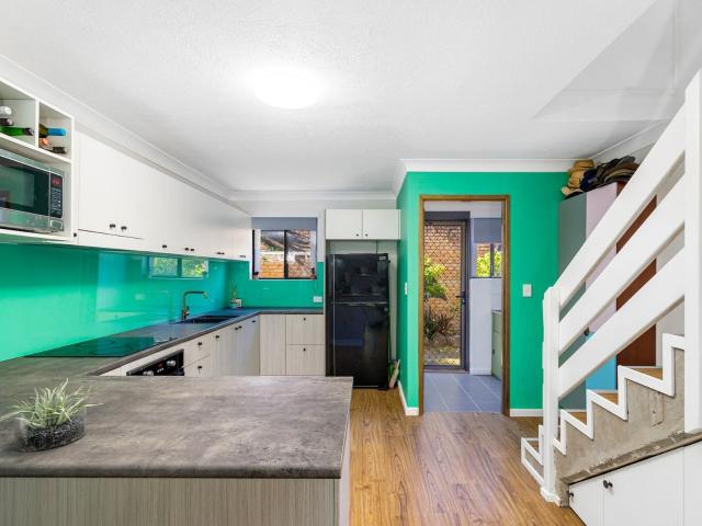 5/9 Jodie Court Mermaid Waters, QLD 4218