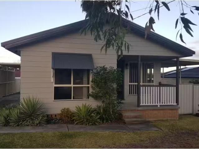 59 Mc Crea Boulevard, San Remo House for rent Listed by Prope.