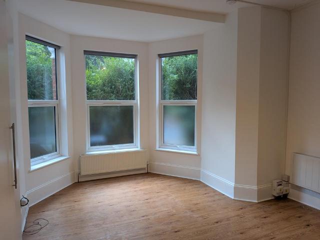 5, Muswell Hill Road, Muswell Hill, N10 Studio to rent £1,300 pcm £300 pw