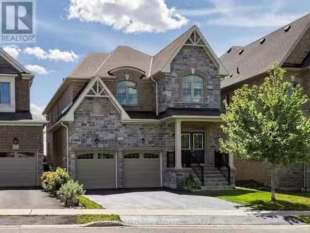 5 Manor Hampton Street, East Gwillimbury, ON, L9N 0R1 house.