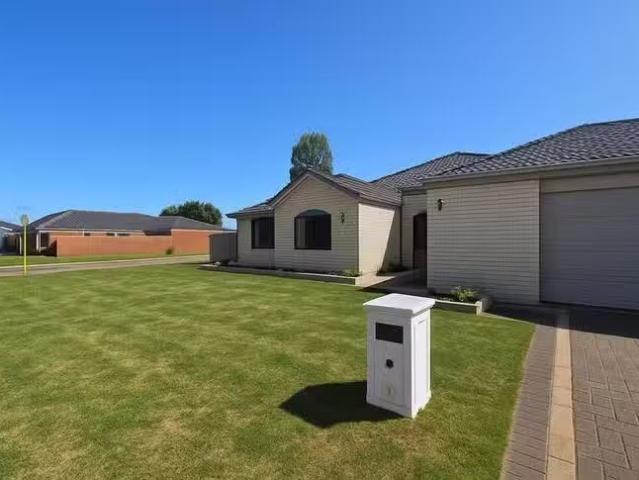 5 Marginata Parkway, Canning Vale, WA 6155