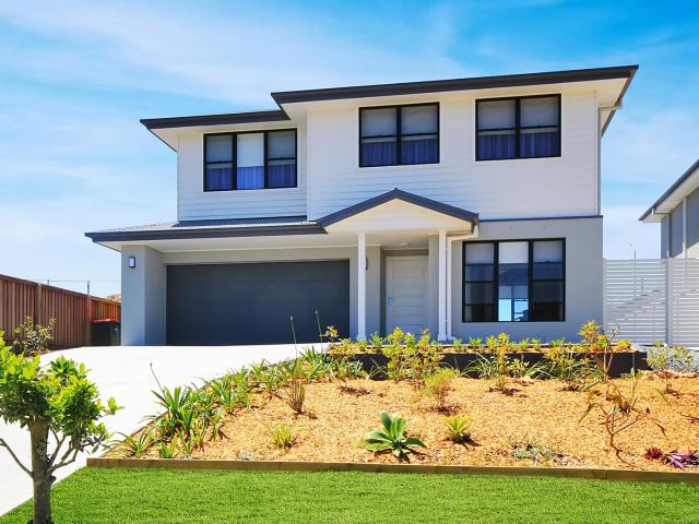5 Marine Parade, LAKE CATHIE NSW 2445