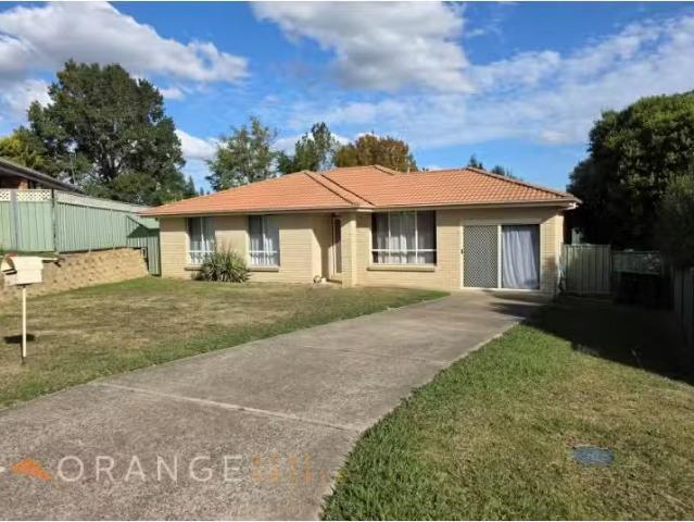 5 Mark Place, Orange House for rent Listed by Fiona Smith of