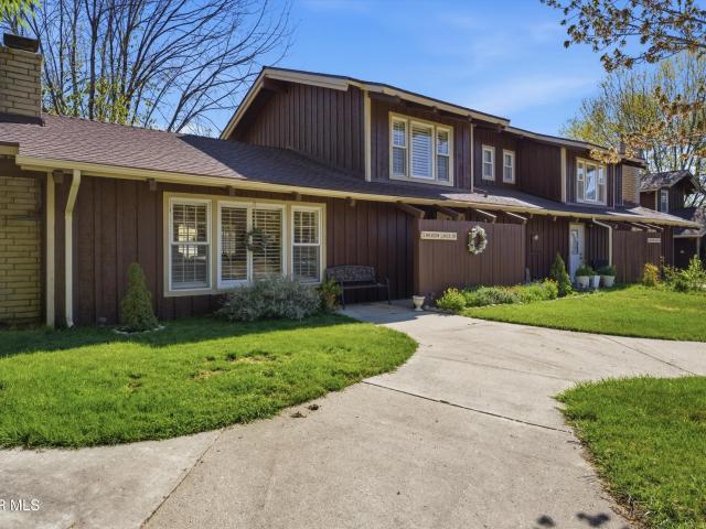 5 Meadow Lakes Drive