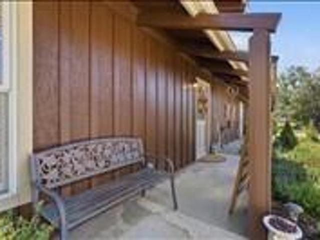 5 Meadow Lakes Drive