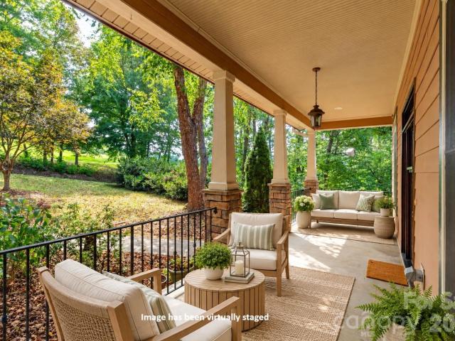 5 Meadowbrook Lane